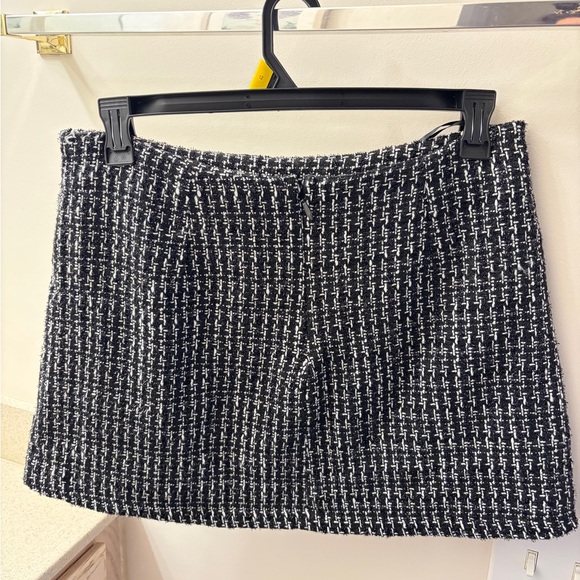 Fashion Nova Chic Black and White Mini Skirt and top set - Picture 8 of 16